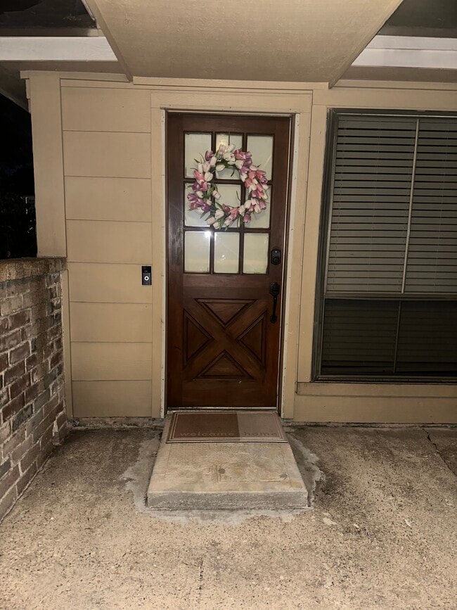 Back door with entrance. - 4806 Havenwoods Dr