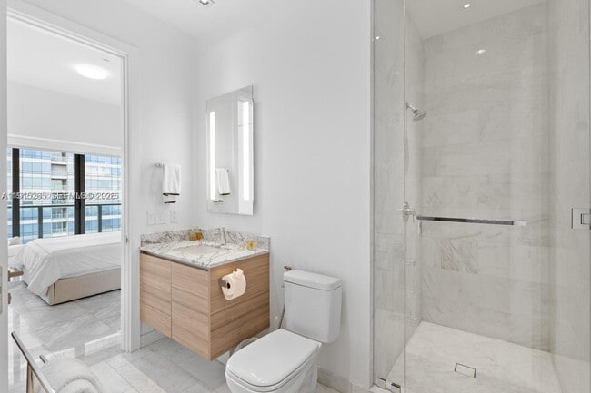 Building Photo - 1451 Brickell Ave