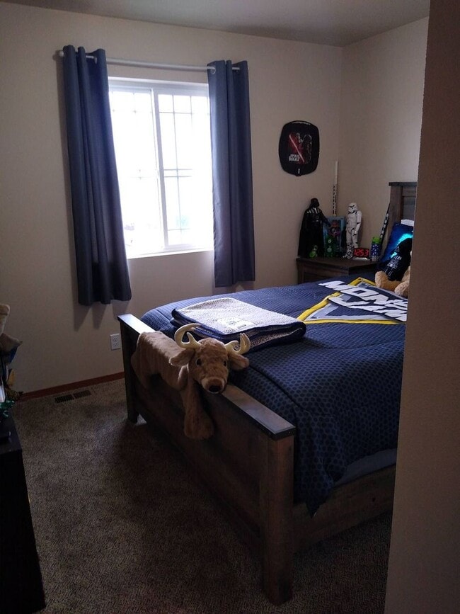 Building Photo - Beautiful 3 bedroom 2.5 bath CDA Home for ...