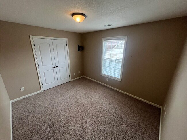 Building Photo - 3462 Southwood Dr