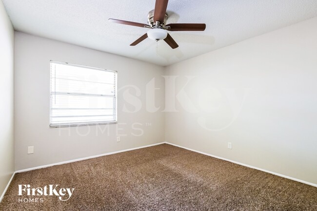 Building Photo - 1701 Freeman Dr