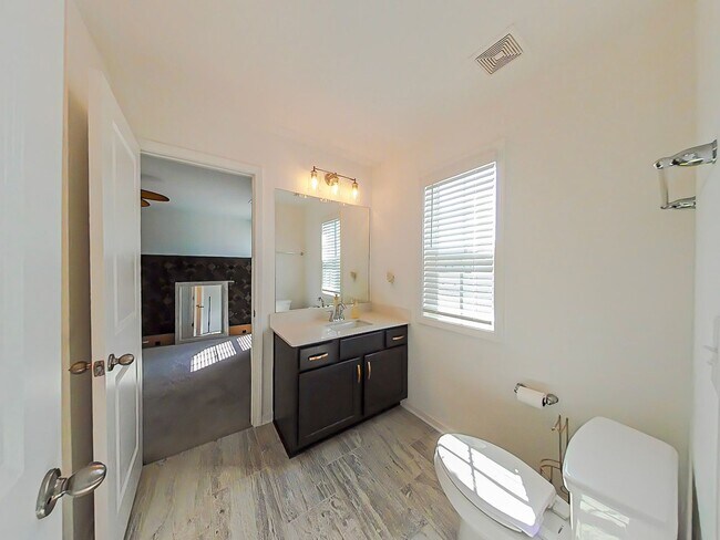 Building Photo - 5 Bedroom Home in Columbia County!