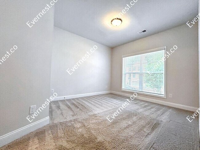 Building Photo - 428 Stovall Pl