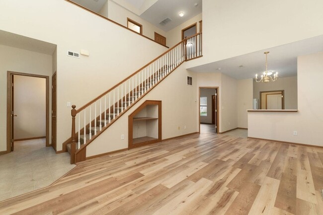 Building Photo - Beautifully Updated Single Family in a Private Community