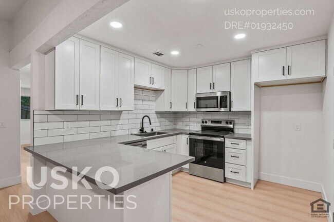 Building Photo - 5012 Lorijo Way