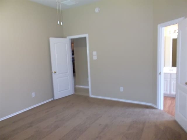 Building Photo - 1835 Manor Dr