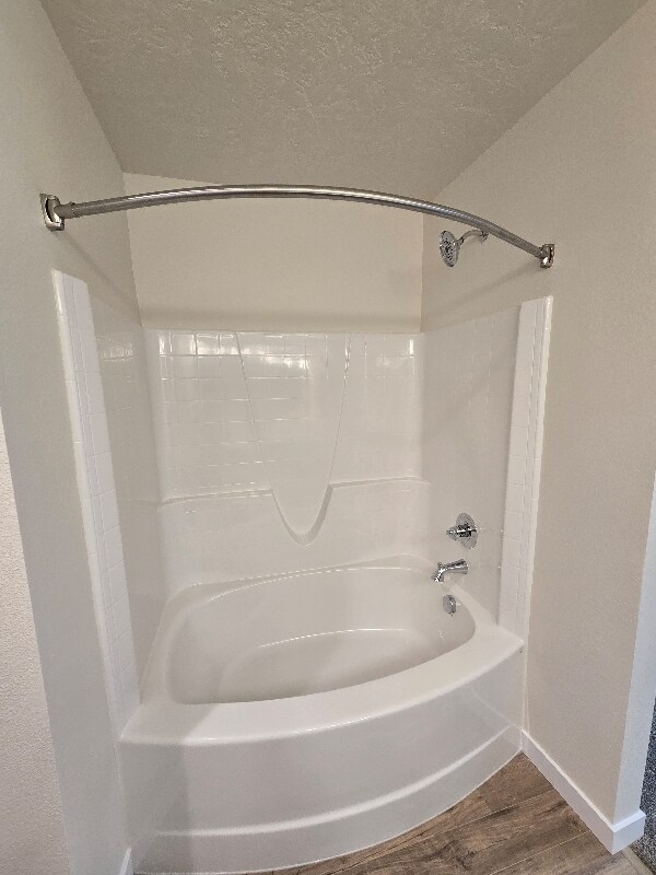 Building Photo - 323 Omphale St W