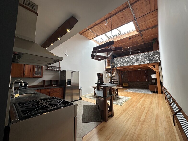 Building Photo - 4300 Horton St