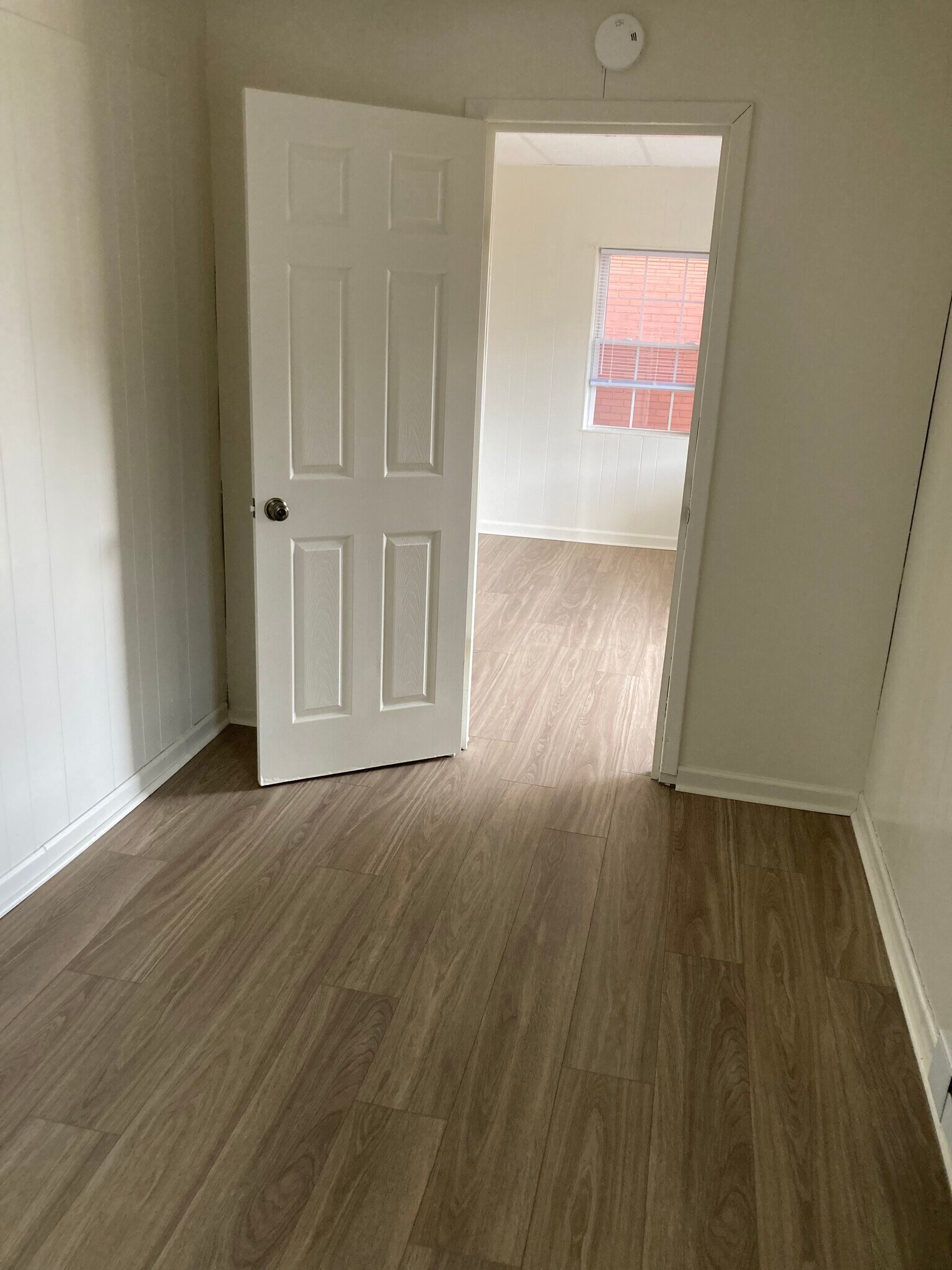 Building Photo - 12 W Southern Ave