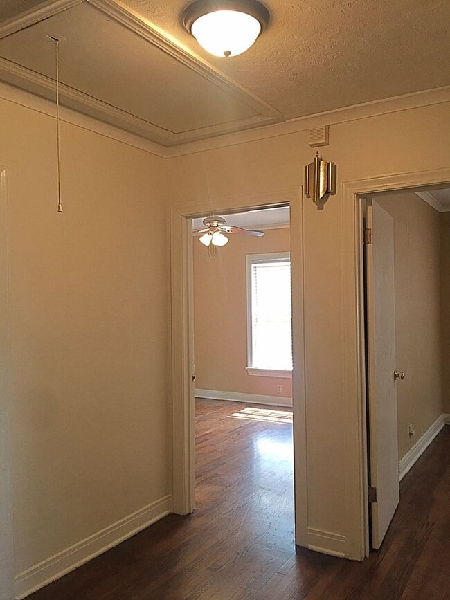 Building Photo - 144 Maywood Dr