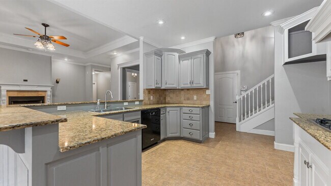 Building Photo - 204 Tunbridge Dr