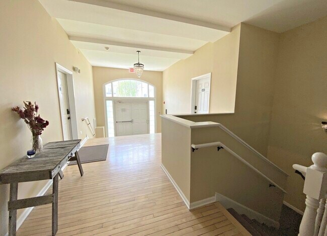 Building Photo - 408 N Madison St