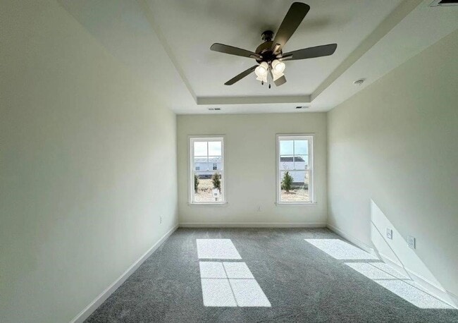 Building Photo - 106 E Sillinger Dr