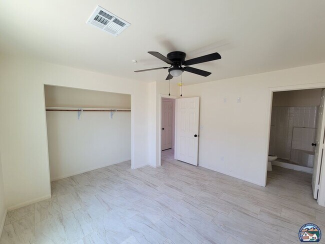 Building Photo - 933 Rockwood Ave