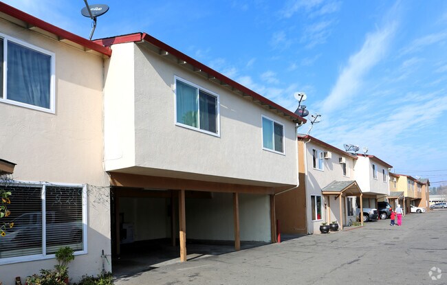 Building Photo - Carol Apartments