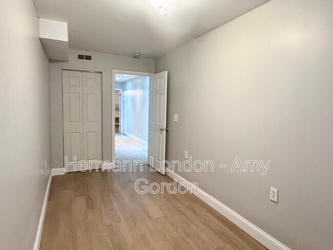 Building Photo - 1714 S Tucker Blvd