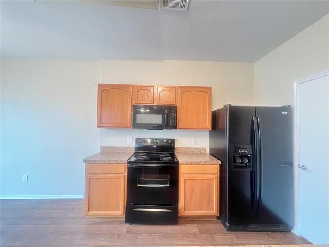 Building Photo - 2204 Stonebrook Ln
