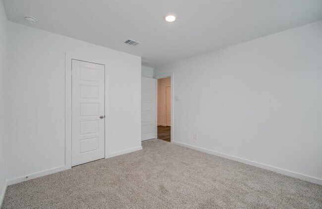 Building Photo - 1010 Desert Willow Dr