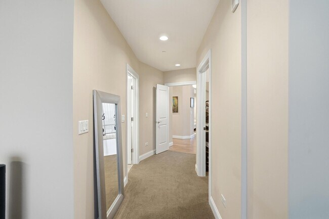 Building Photo - 400 Riverboat Row