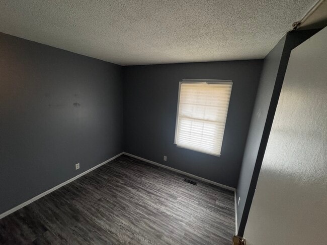 Building Photo - 1911 E Fairchild St