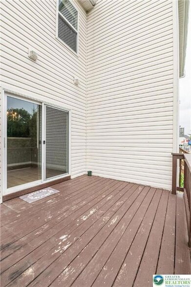 Building Photo - 955 King Way