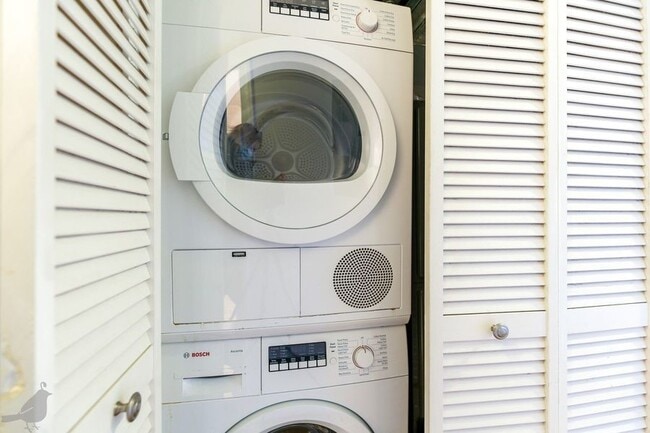 Building Photo - 1417 Chapin St NW