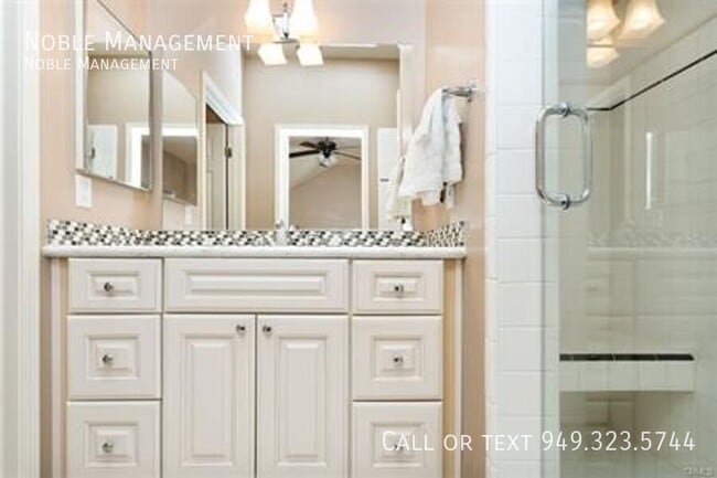 Building Photo - 327 N Harwood-