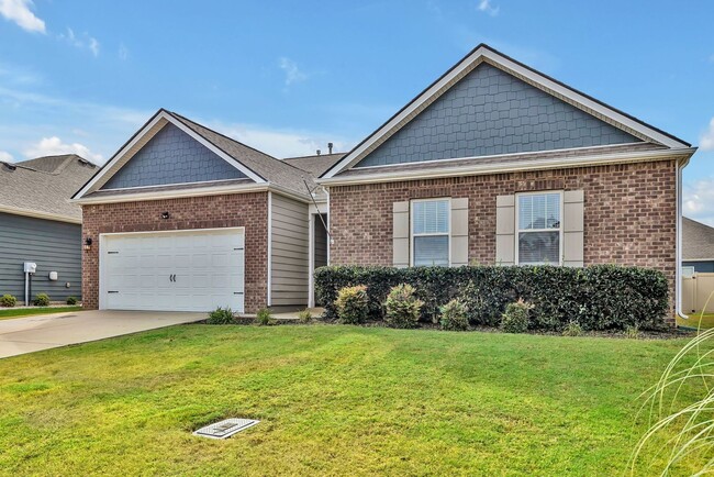 Building Photo - One story home in Westlawn Neighborhood in...