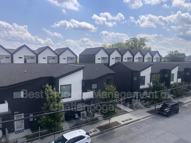 Building Photo - 3111 St Elmo Ave