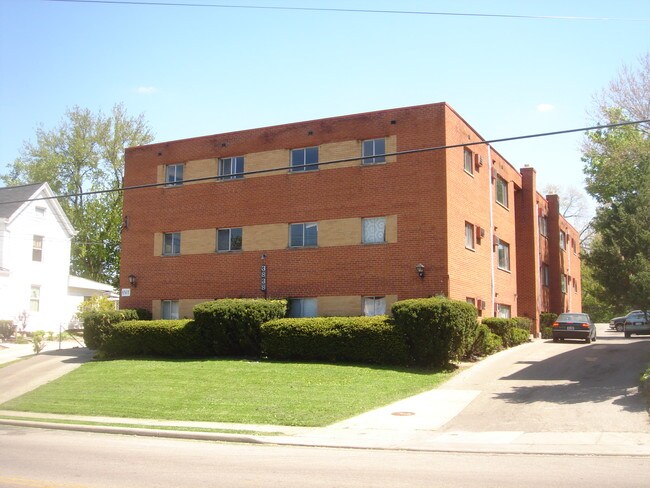 Primary Photo - 3838 Washington Ave