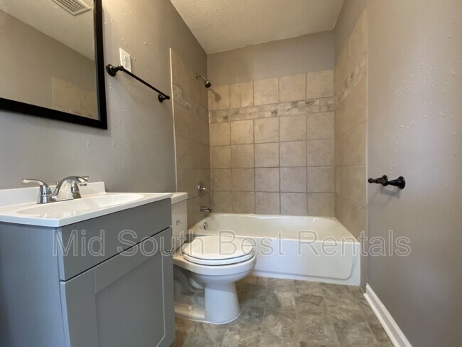 Building Photo - 3140 Sinclair St