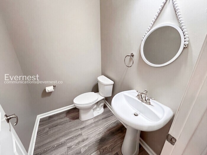 Building Photo - 1831 Willow Branch Ln