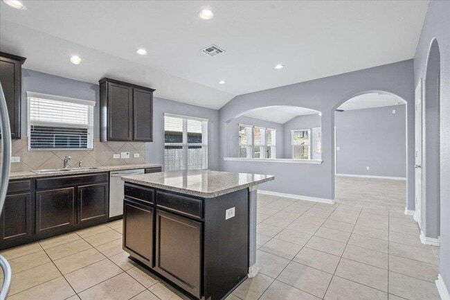 Building Photo - 388 Pond View Pass