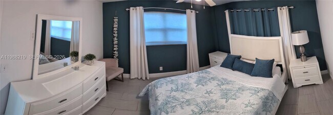 Building Photo - 400 Golden Isles Dr