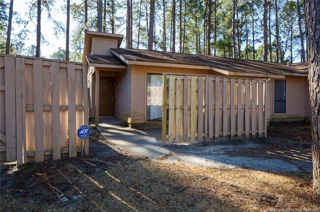 Building Photo - 613 Mosswood Ln