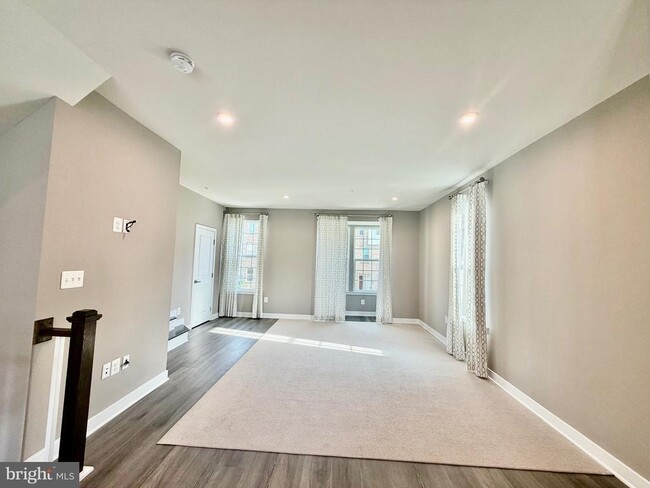 Building Photo - 149 Lawndale Dr