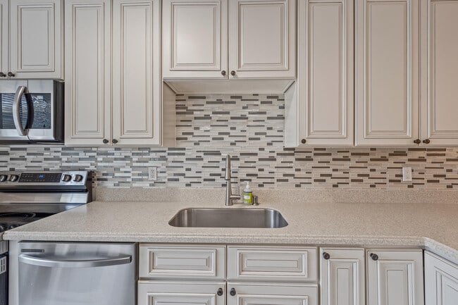 Building Photo - 1532 Gurley Ct