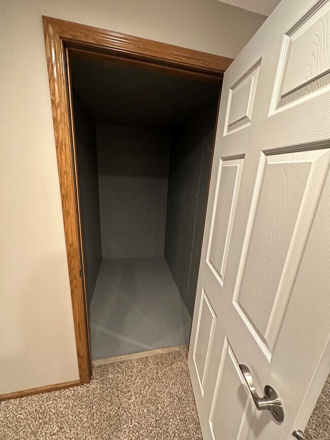 Storm shelter with concrete ceiling - 1226 Cherry Pky