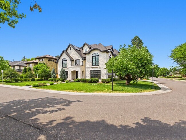 Building Photo - 155 Southmoor Dr