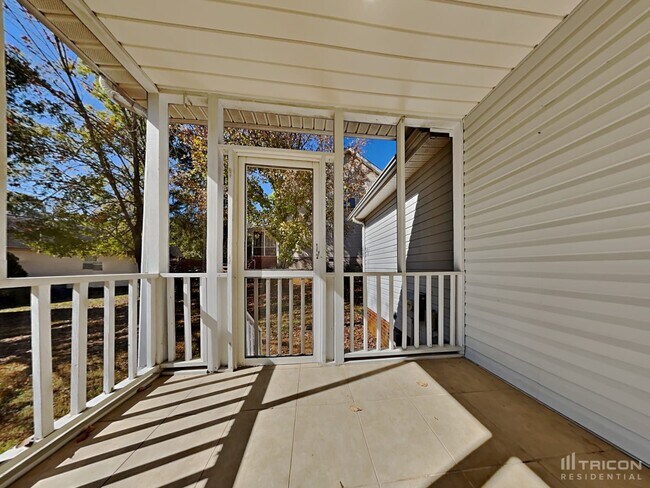 Building Photo - 795 Piney Ct