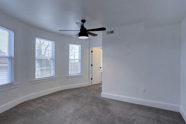 Building Photo - Renovated Single Family 2BR+2Bonus Rm/2.5BA Home in the Heart of Waverly