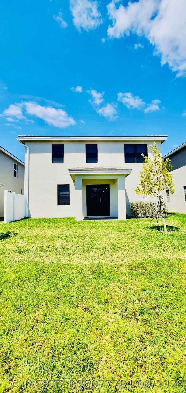 Building Photo - 18486 Claybrook St