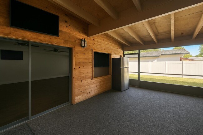 Building Photo - 4205 Hayes St