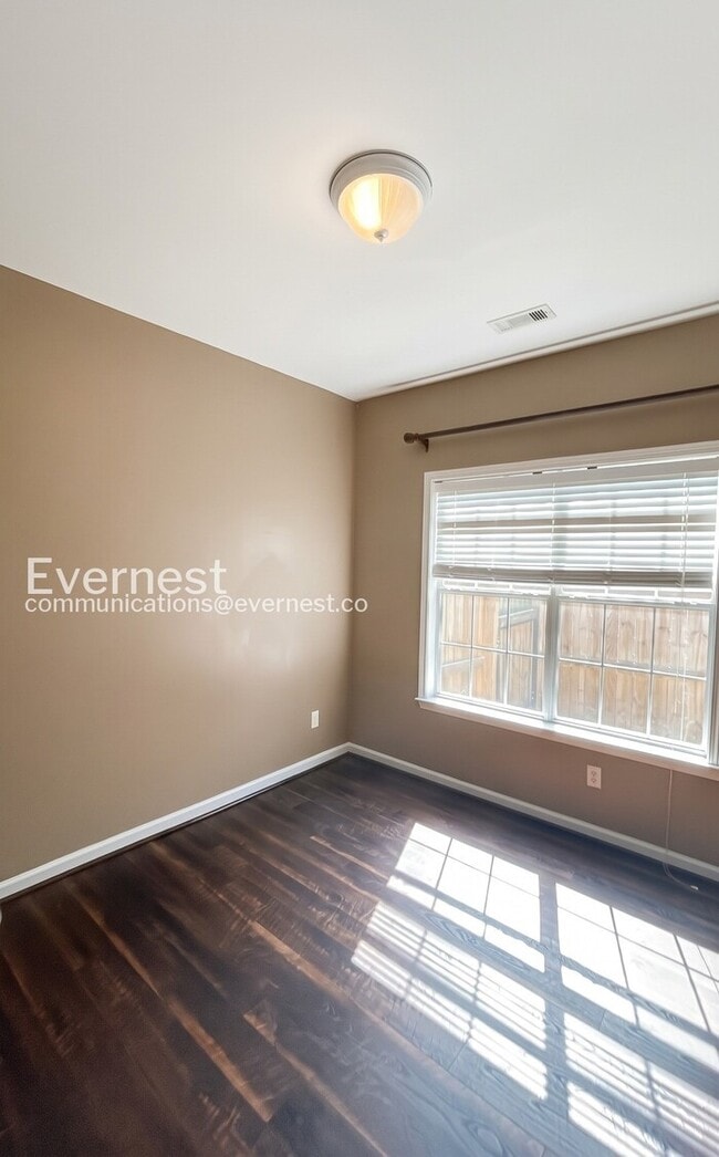 Building Photo - 1220 Old Cahaba Trace