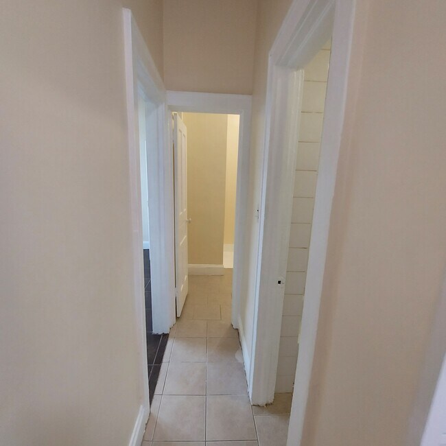 Building Photo - Riverview Apartments