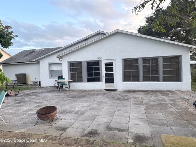 Building Photo - 1691 Norman St NE