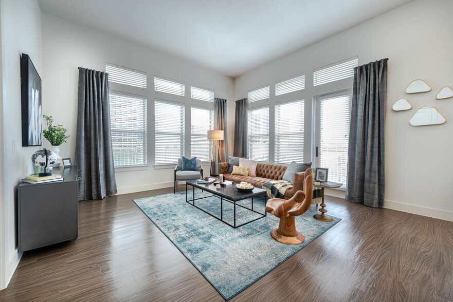 Interior Photo - Burnett Lofts