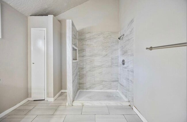 Building Photo - 17843 S Cypress Villas Dr