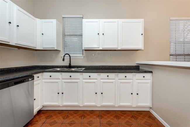 Building Photo - 111 S Henderson Ave