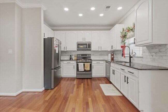 Building Photo - 20502 Morningside Terrace